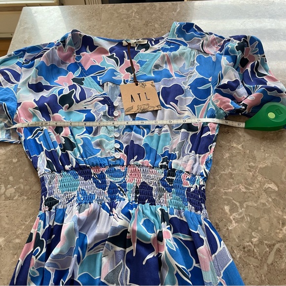 Able the Label blue floral v neck elastic waist loose and flowy size small - Picture 8 of 9